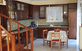 Koulas House In Diava